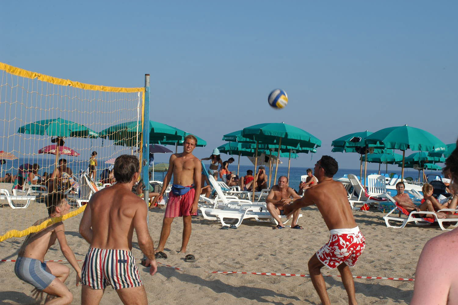 Beach Volley sulla spiaggia del Villaggio Marina Resort Garden & Beach a Orosei.