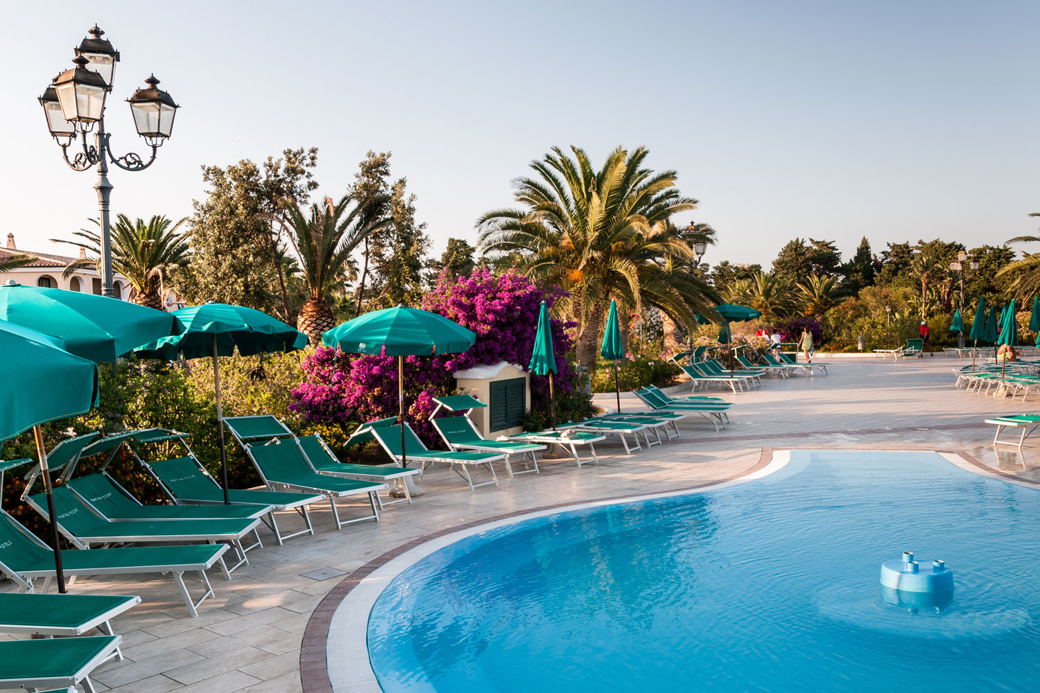 La piscina attrezzata del Marina Resort Garden & Beach Club