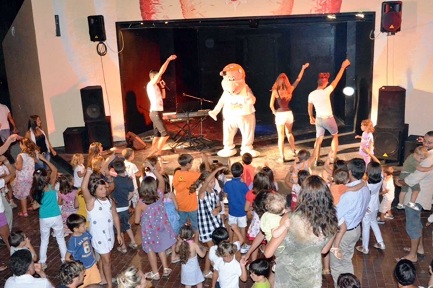 Spettacoli di animazione per bambini al Palmasera Village Resort