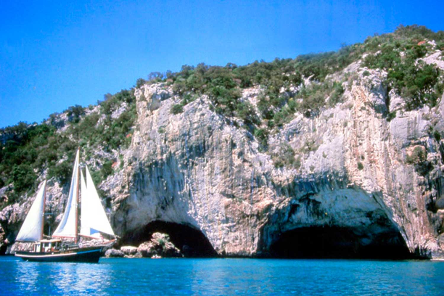 Il mare limpido e cristallino del Golfo di Orosei, a due passi dal Villaggio Vacanze Palmasera