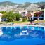 La piscina del Palmasera Village sul Golfo di Orosei.