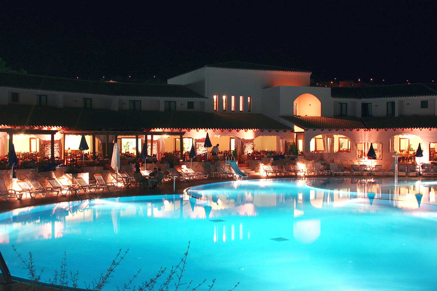 Piscina di notte Club Esse Cala Gonone Beach Village