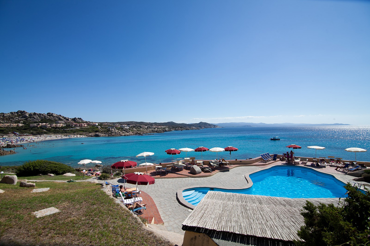 Vista panoramica della piscina - Club Esse Shardana Hotel